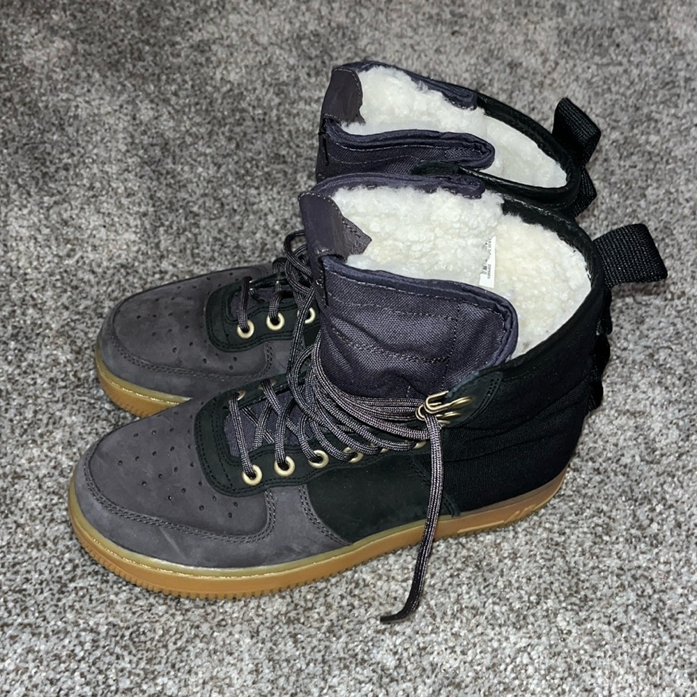 Nike AF1 Sherpa Sneaker
